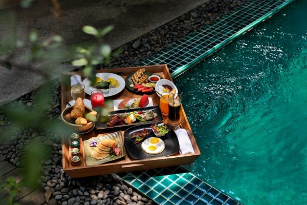 An Lam Floating Breakfast By The Pool 2 1024x683 1