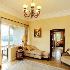 Dalat Edense accommodation camellia suite balcony living 1000x666 1
