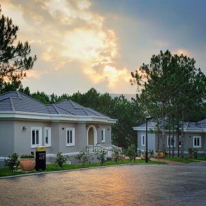 Dalat Edense accommodation camellia suite outside sunset alley 1000x666 1