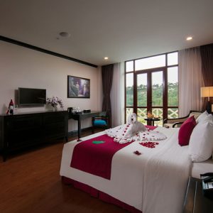 Swiss Bel deluxe pool view 652x420 1